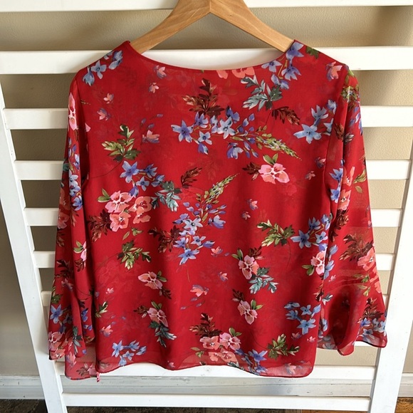 CAbi #3590 Devoted Red Floral Blouse Small Keyhole Chiffon - Picture 4 of 12